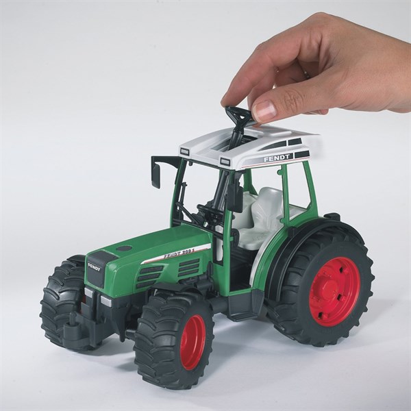 Bruder Traktor Fendt 209 S